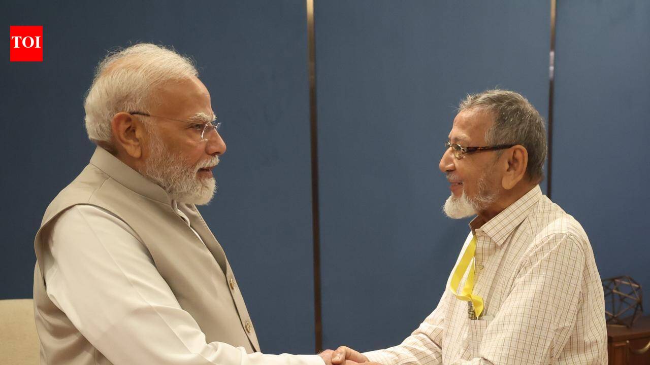 After meeting Modi, schoolmate gets land back from BJP MLA | Mumbai News