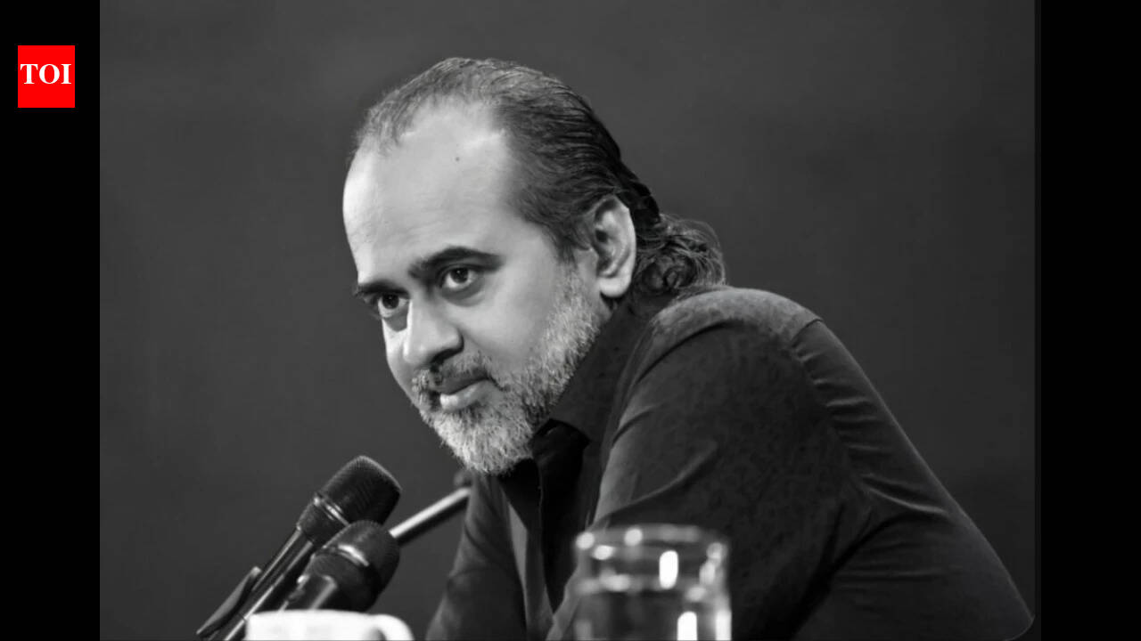 Acharya Prashant: Quote of the day by Acharya Prashant: "Do you know why you keep moving outwards? To search for the Center.. "; an advise on stop chasing more, as the feeling of being complete actually lies within