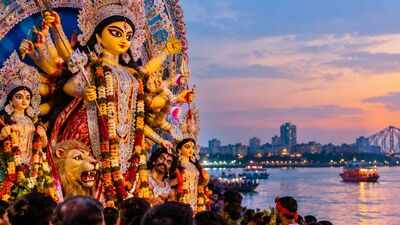 Flying to Kolkata for Durga Puja? Be ready to pay 71% more on Oct 16 | Kolkata News