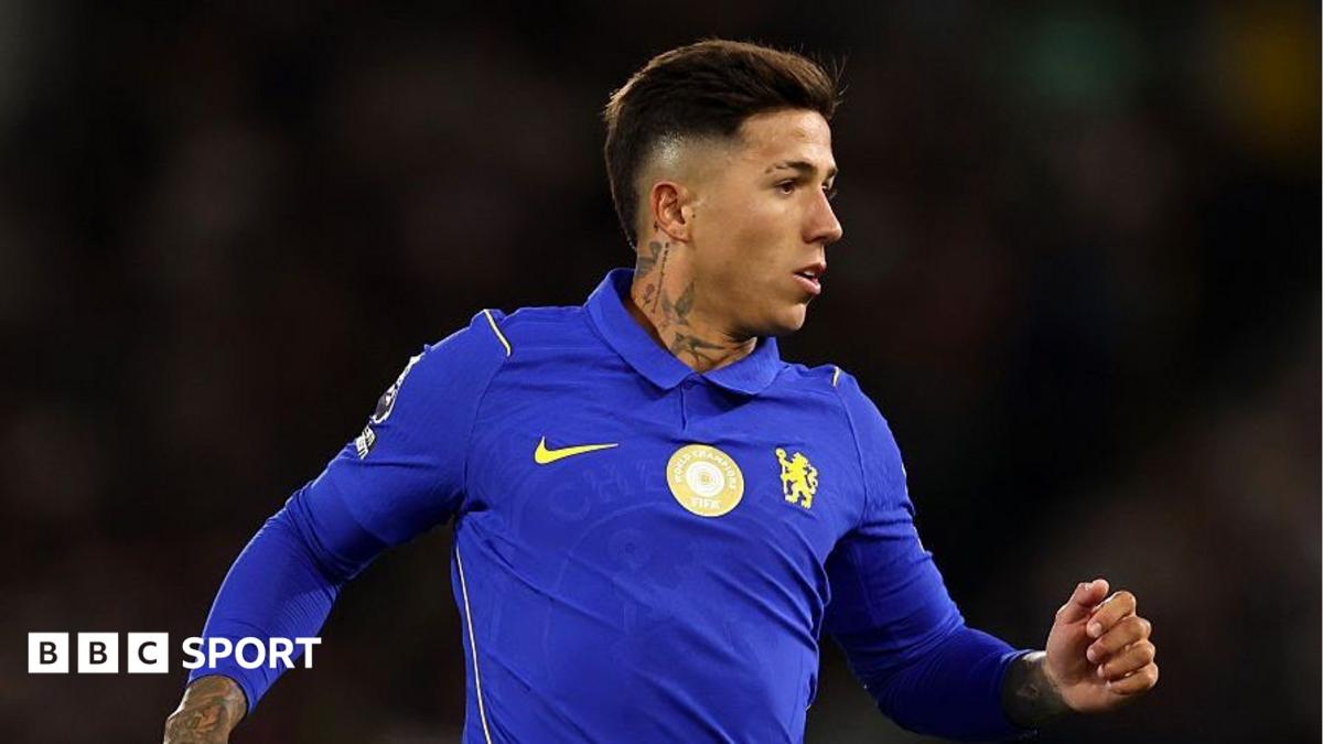 Enzo Fernandez: Manchester City open talks with Chelsea over move for Argentina midfielder