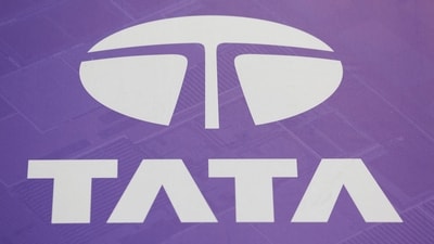 Shapoorji Mistry urges Tata Trustees to support listing