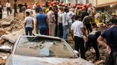 40 years old building, 'illegal' work, waterlogged basement: The many holes in Satya Niketan's collapsed PG | Delhi News