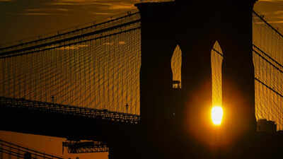 New York City shooting: Man fatally shot on Brooklyn Bridge after 'ignoring orders to drop weapon'