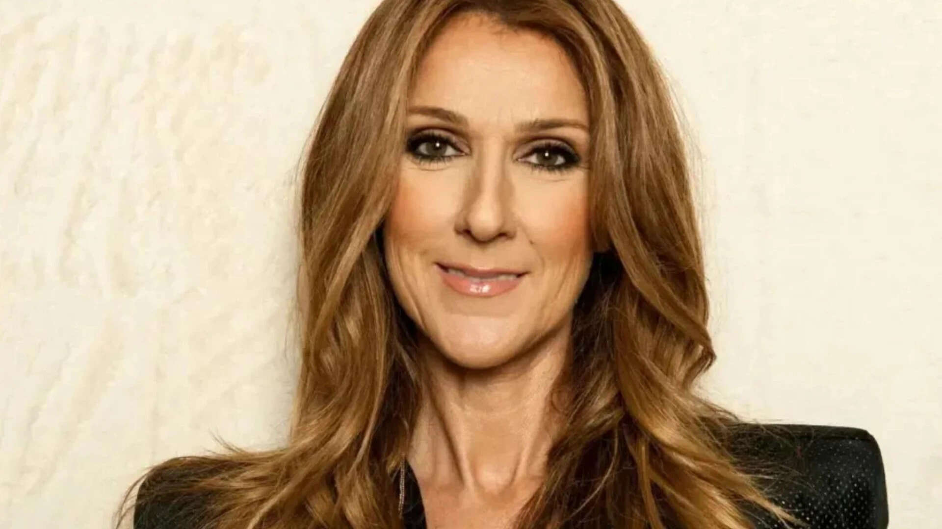 In 2010, Celine Dion turned her USD 72.5 million Jupiter Island home into her very own water park; later, in 2017, she sold it for only USD 38.5 million﻿ |