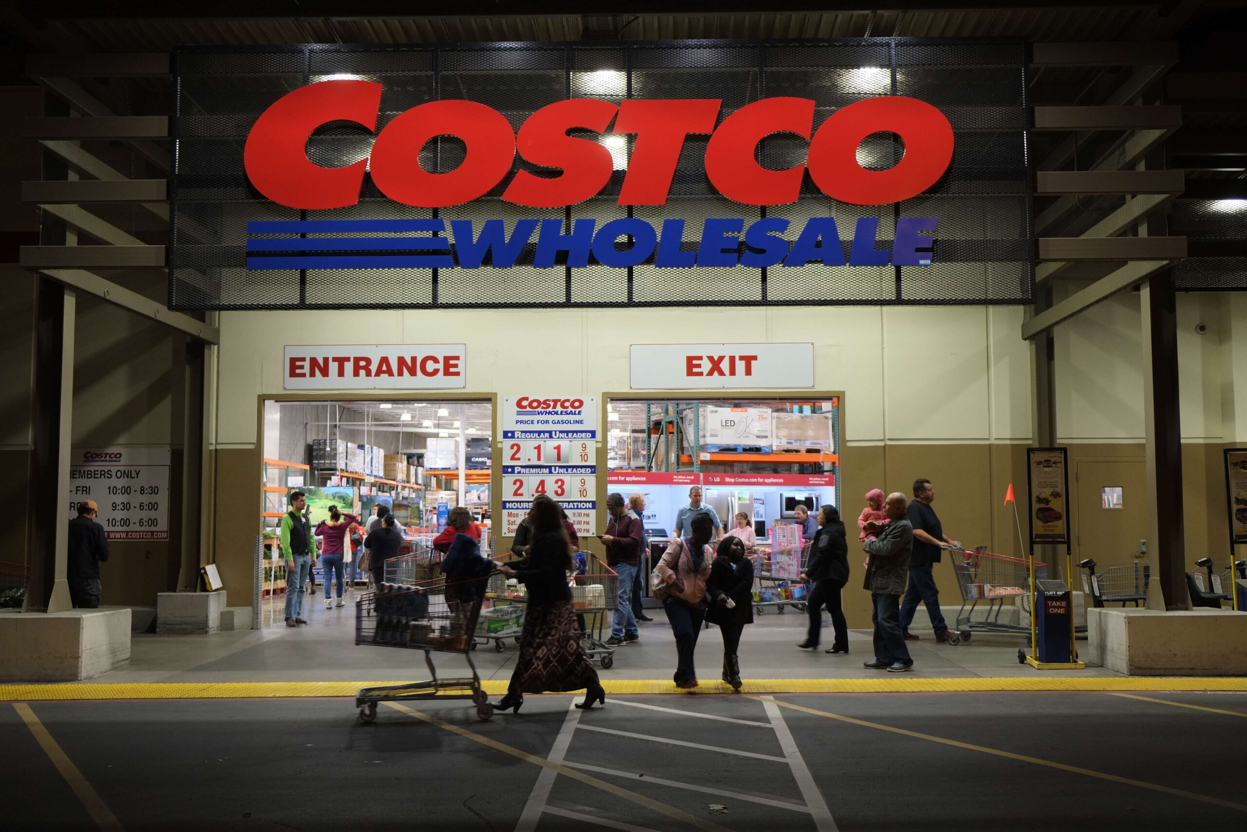 Where do America’s richest go grocery shopping? New survey reveals their favourite stores and how much they spend