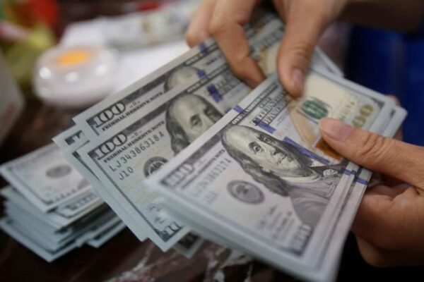 US 30-year mortgage rate hits 7.24%, highest in 19 months