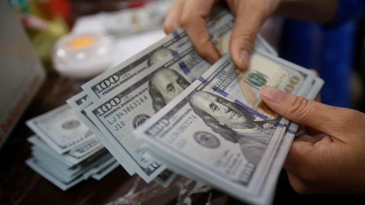 US 30-year mortgage rate hits 7.24%, highest in 19 months