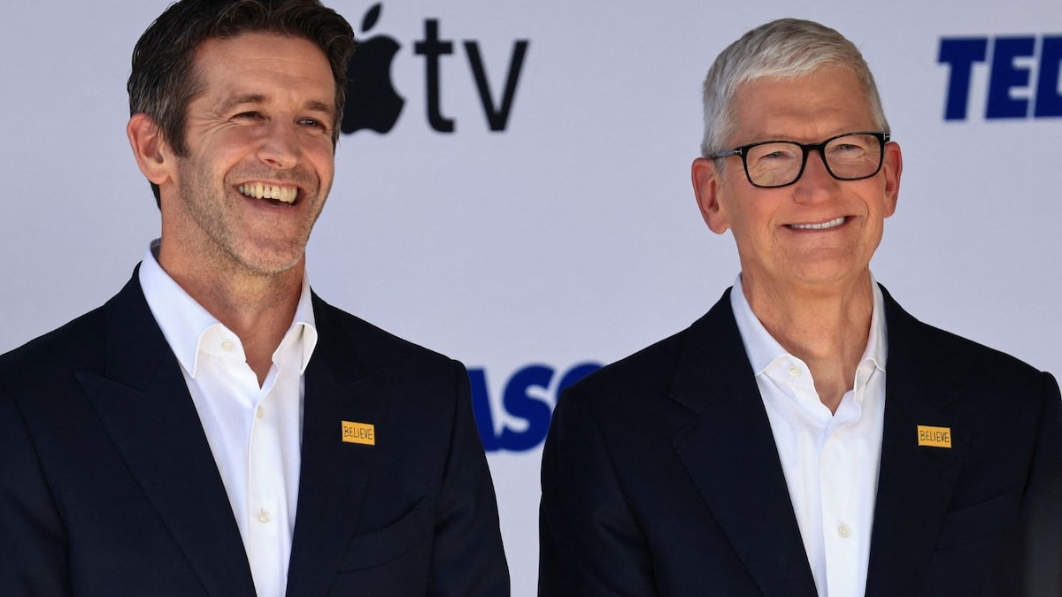 Apple’s new CEO John Ternus touts product pipeline, ‘phenomenal’ iPhone launch in memo