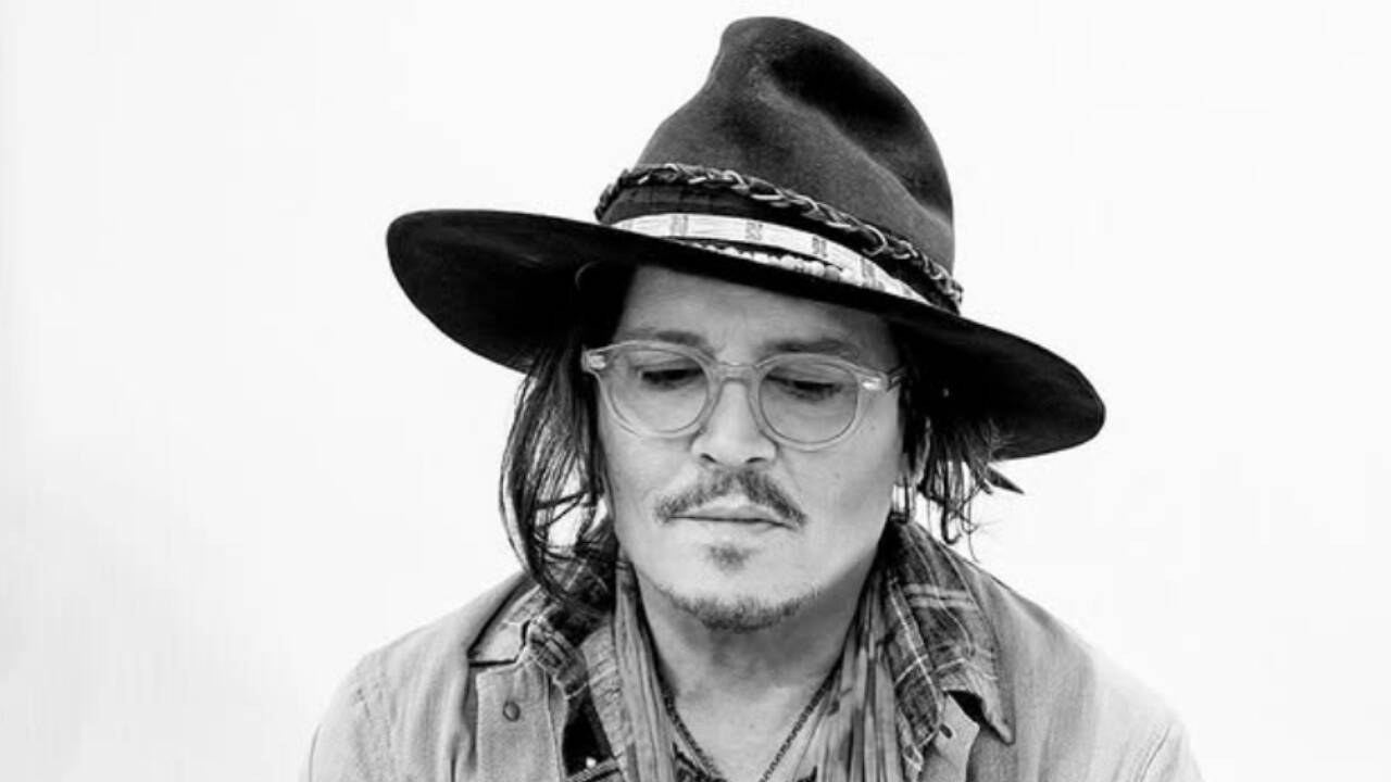 In 2004, Johnny Depp bought the Bahamian islands while filming ‘Pirates of the Caribbean’ for USD 3.6 million and named the private beaches after his loved ones﻿ |