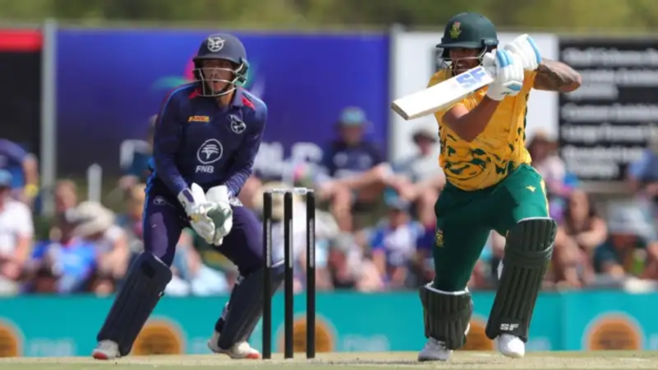 South Africa 43/0 in 3.4 Overs