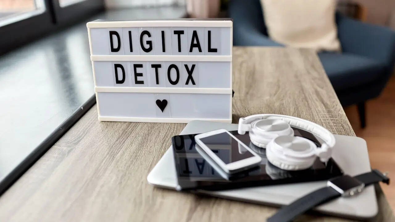 Tired of scrolling? 5 digital detox ideas that actually work