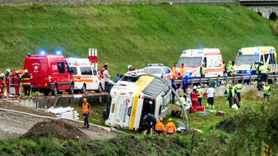 5 killed and 40 injured as bus crashes near Alpine village in Switzerland